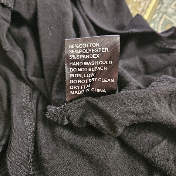 POL Women’s Black Short Sleeve Paint Splatter Stretch T-Shirt Size Small - Picture 7 of 7